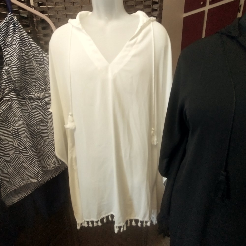 NWT 🧜♀️ One Size Off White Swim Cover-up